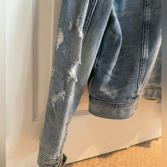 AE Distressed Denim Blue Jean Button Down Jacket Small Boxy Trucker - Picture 11 of 13